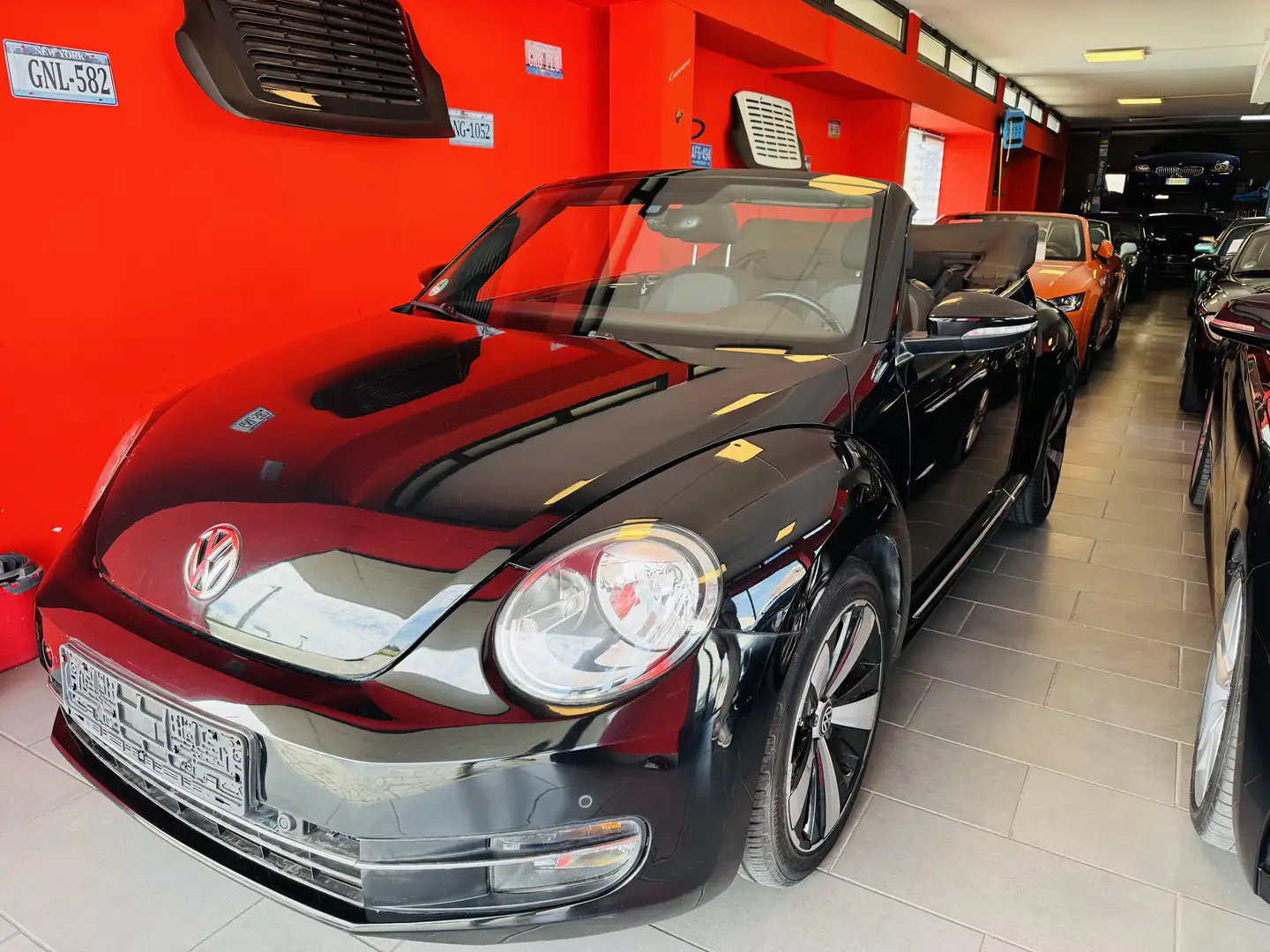 Volkswagen Maggiolino Cabrio 1.2 tsi Design NEOPATENTATI Noir - 1
