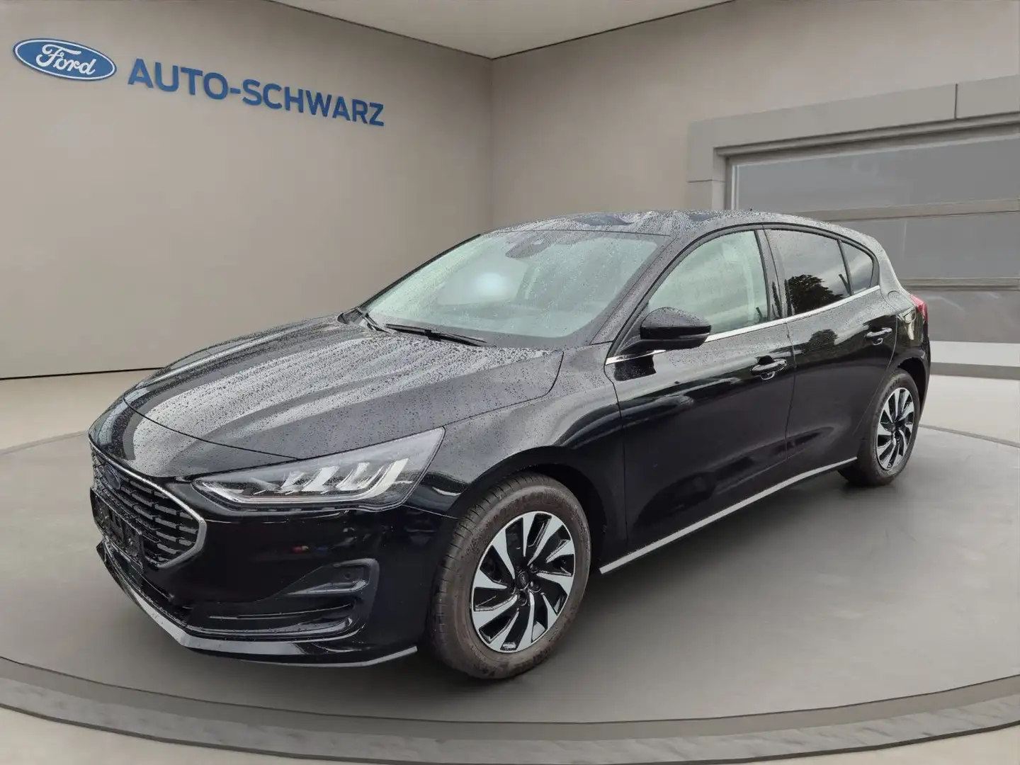 Ford Focus Lim. Titan 1.0 l EcoBoost 8-fach bereift Noir - 1