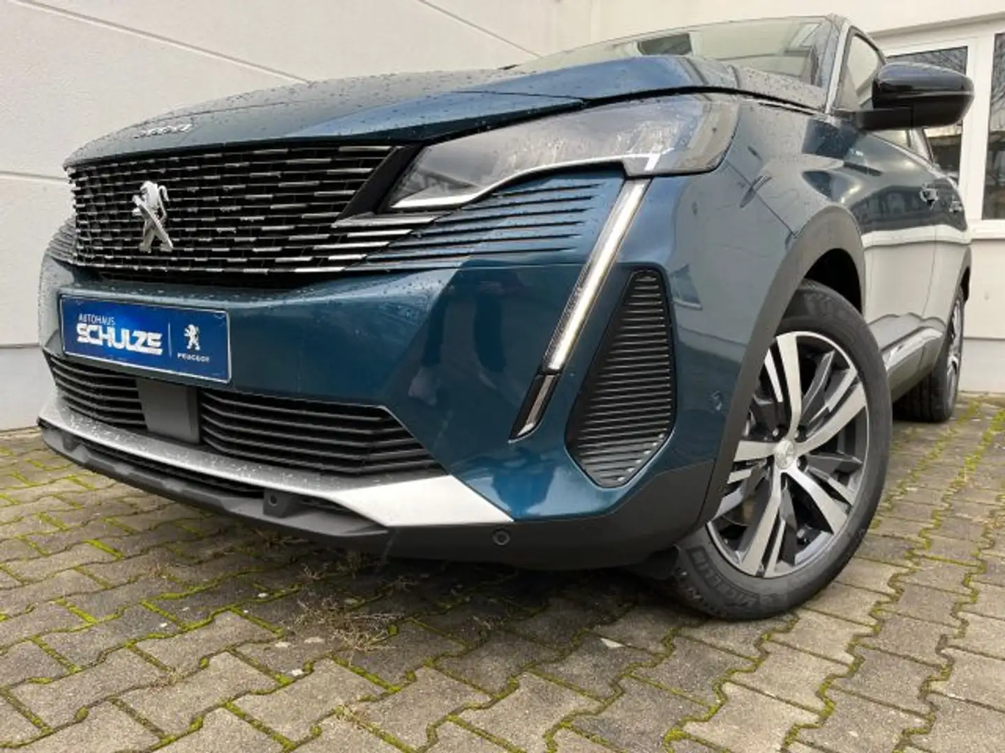 Peugeot 3008 Hybrid 225 e-EAT8 GT Blau - 2