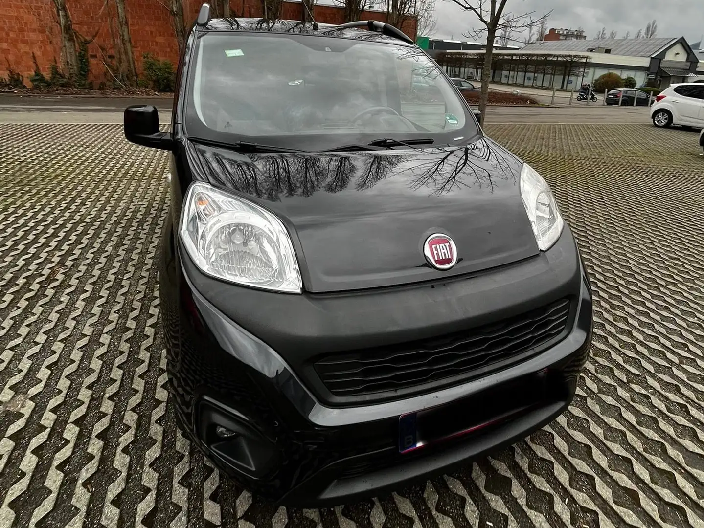 Fiat Qubo 1.4i Lounge Negru - 1