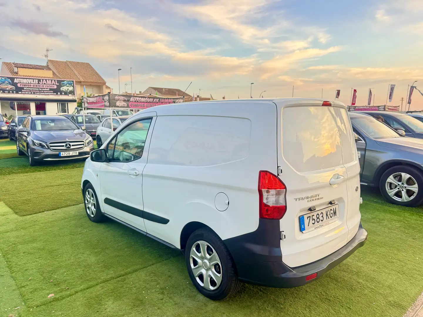 Ford Tourneo Courier 1.5TDCi Sport 95 - 2