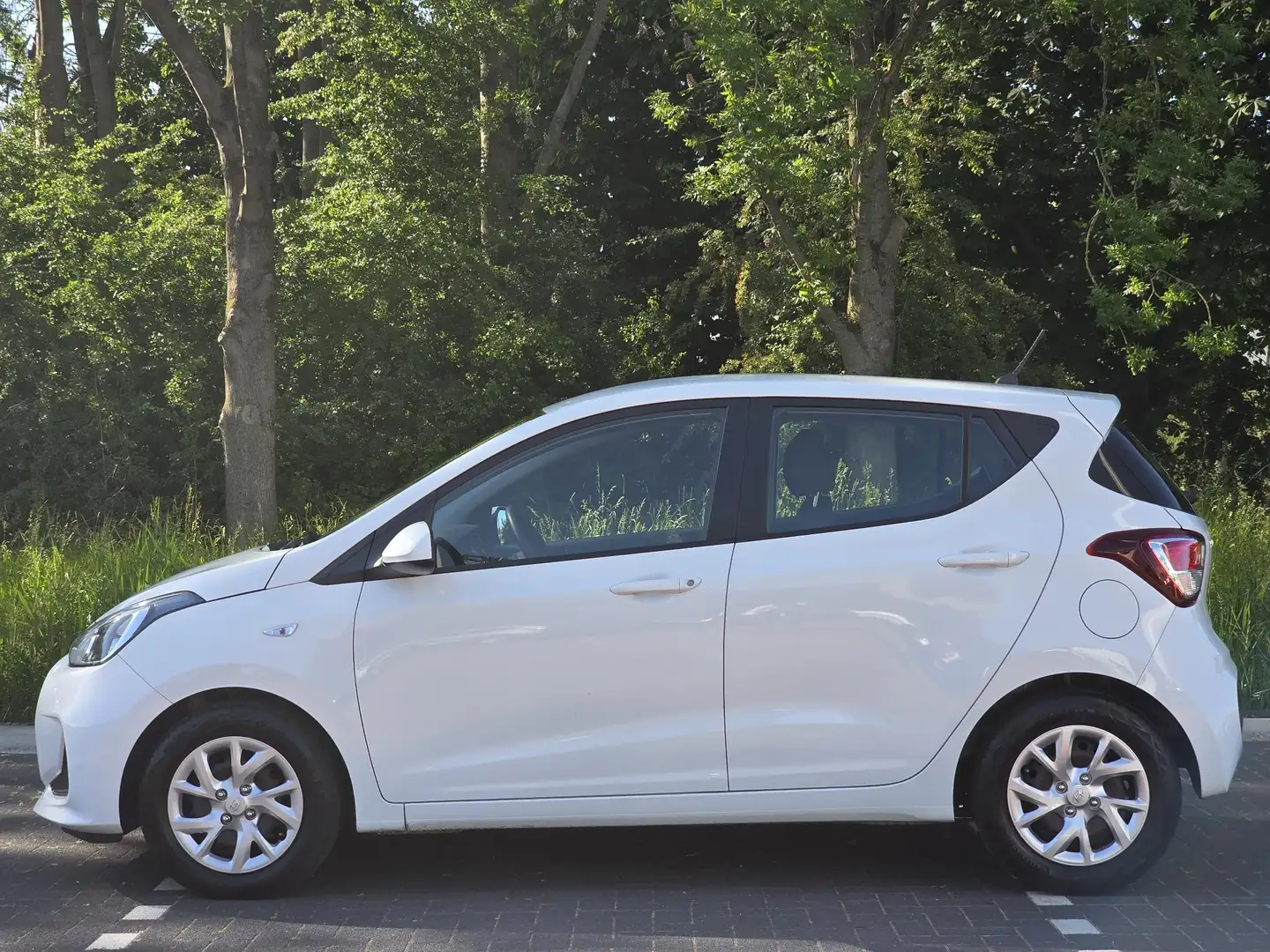 Hyundai i10 5drs 1.0i Comfort 67PK | Airco| Cruisecontrol | Bl Wit - 2