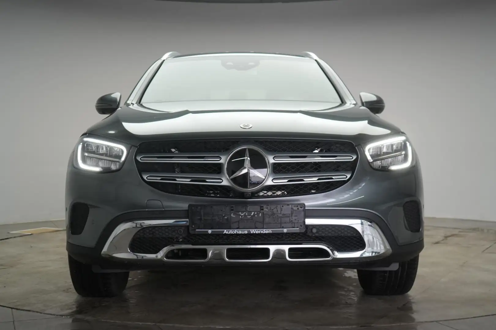 Mercedes-Benz GLC 300 e 4Matic 9G-Tronic Distronic/Kamera/Lane Grau - 2