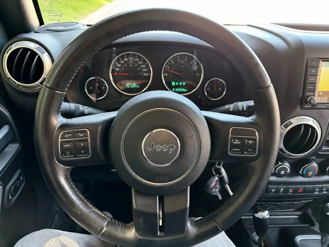 Jeep Wrangler photo Jeep Wrangler