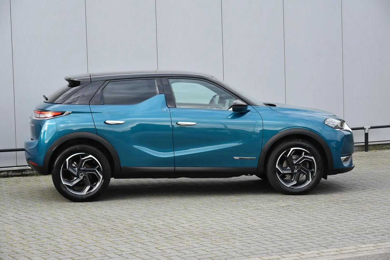 DS Automobiles DS 3 Crossback 1.2 Aut. Clima Navi Leder Stoelverwarm Camera Blauw - 2