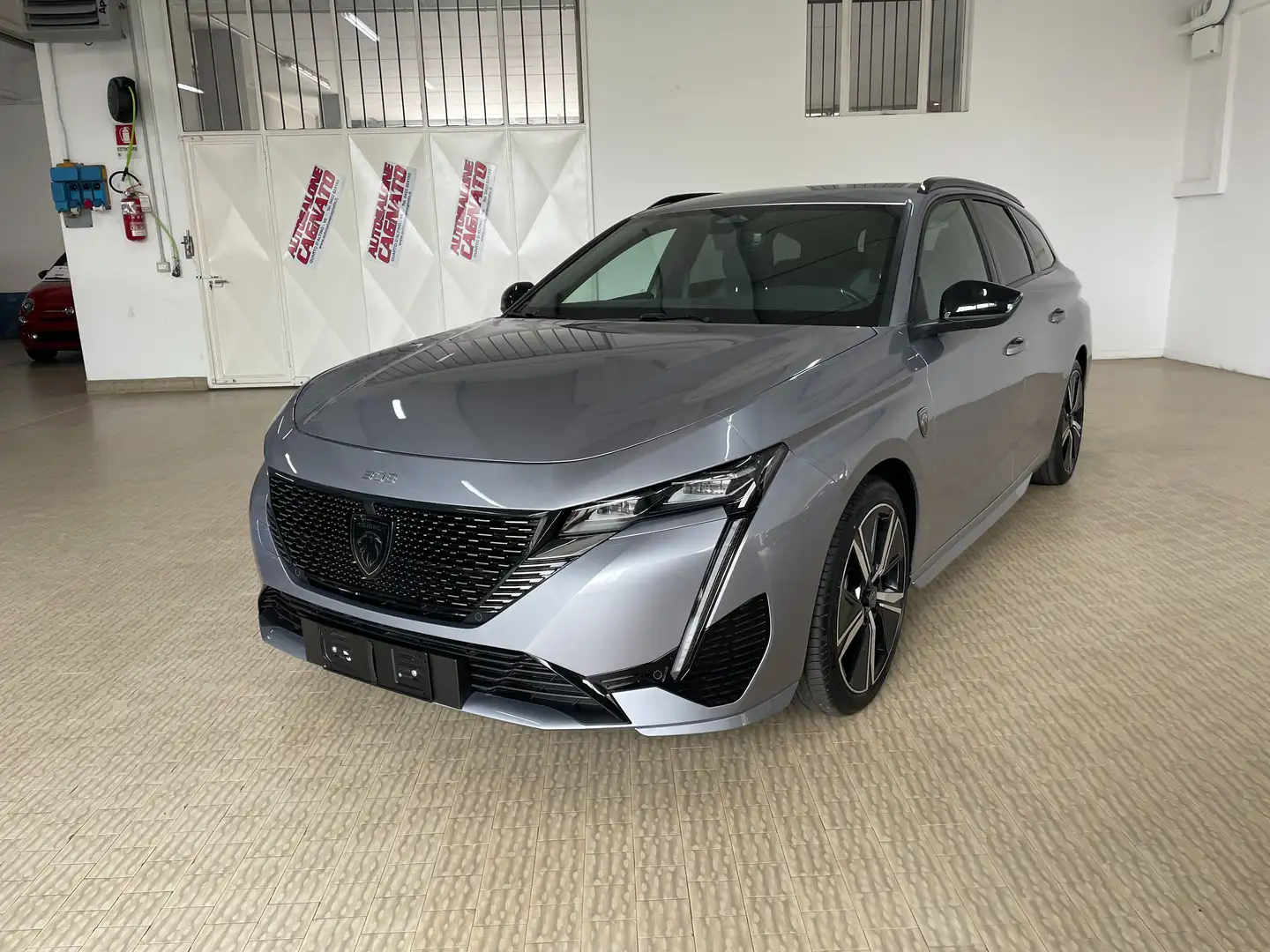 Peugeot 308 SW hybrid GT 145cv e-dcs 6 Km 10400 GT 2025 Grigio - 2