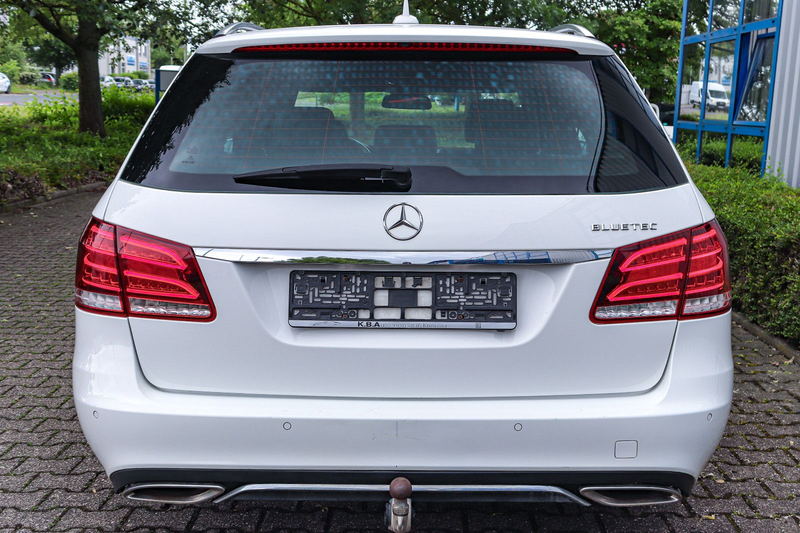 Mercedes-Benz E 350 E350 T 4Matic*T.LEDER*LED*AHK*S.DACH*TEMPO*PDC — photo 6
