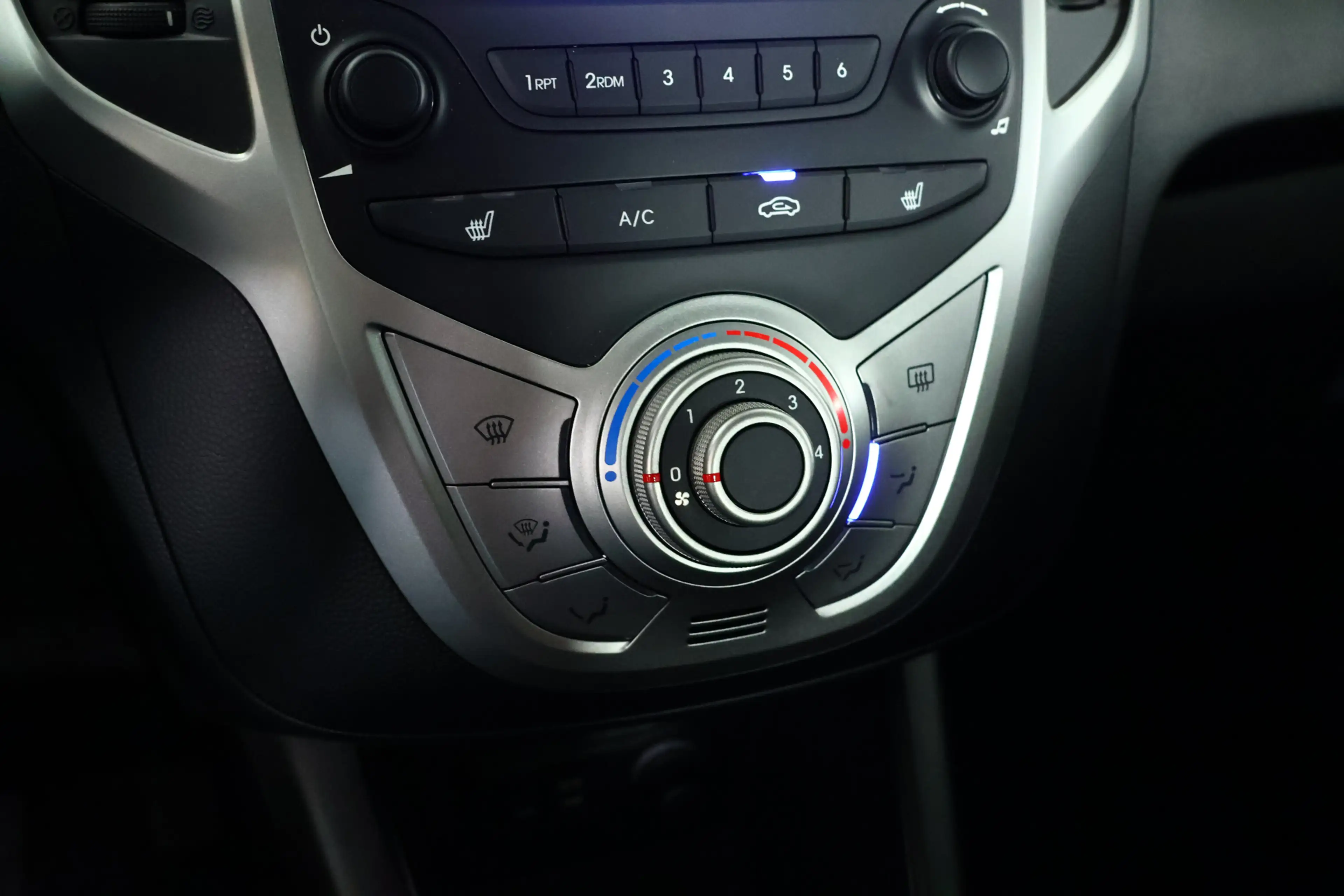 Hyundai iX20 1.6i Go! Airco / Bluetooth / PDC / Stuurverwarming — photo 26