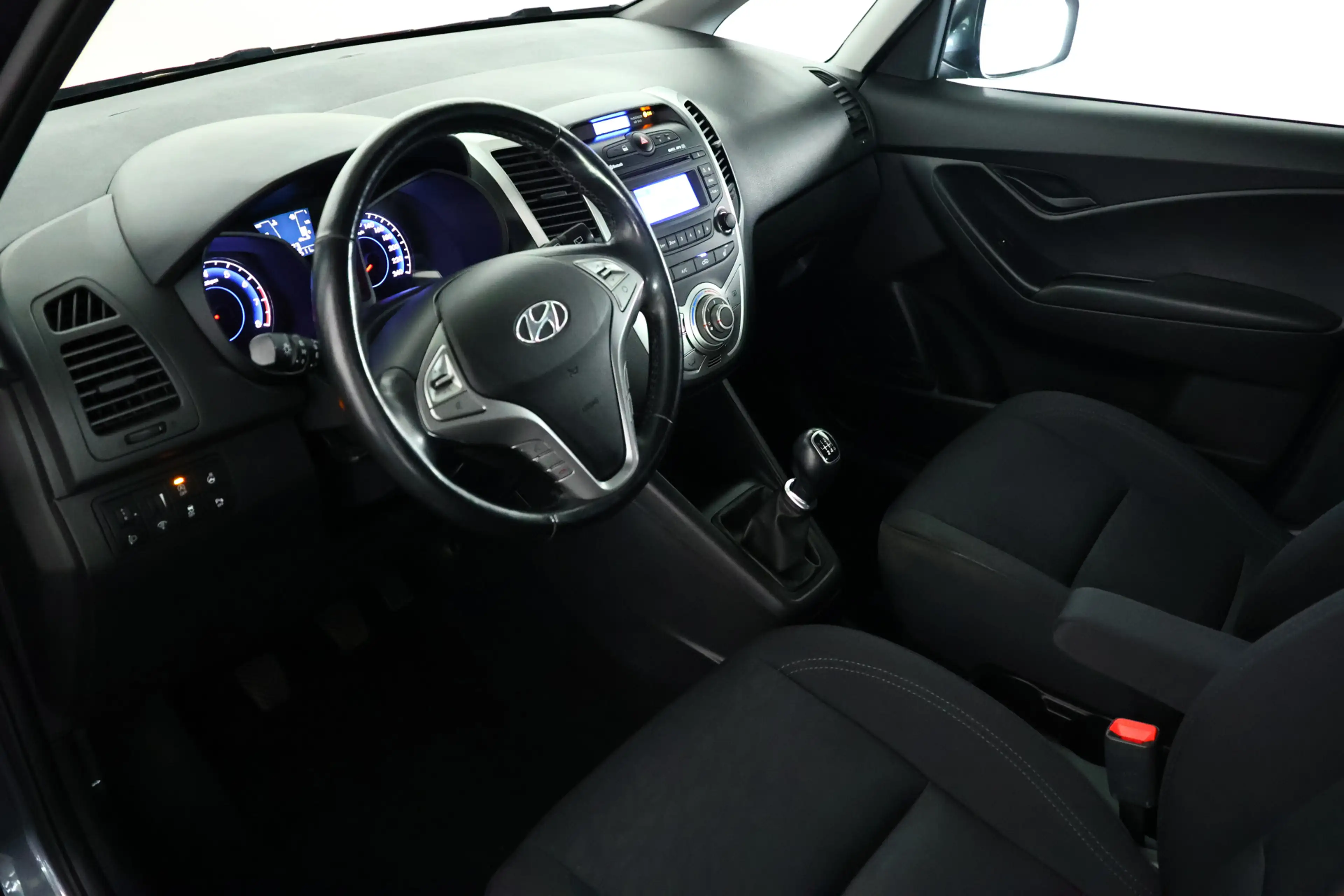 Hyundai iX20 1.6i Go! Airco / Bluetooth / PDC / Stuurverwarming — photo 11