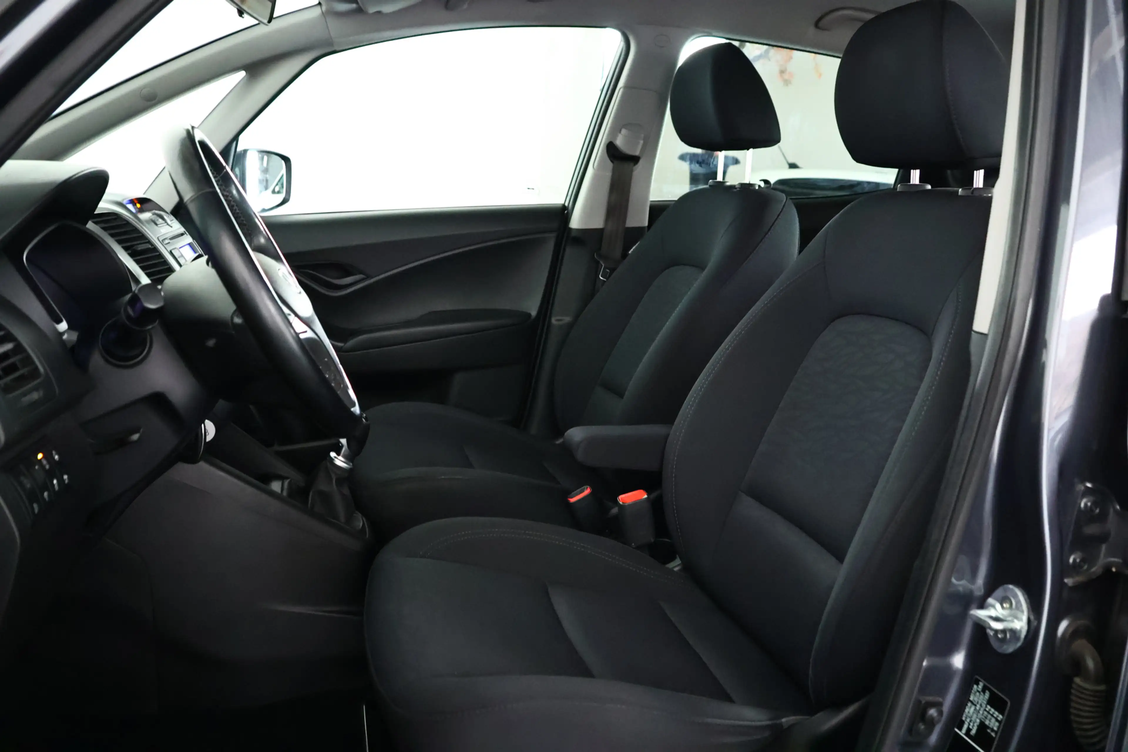 Hyundai iX20 1.6i Go! Airco / Bluetooth / PDC / Stuurverwarming — photo 3