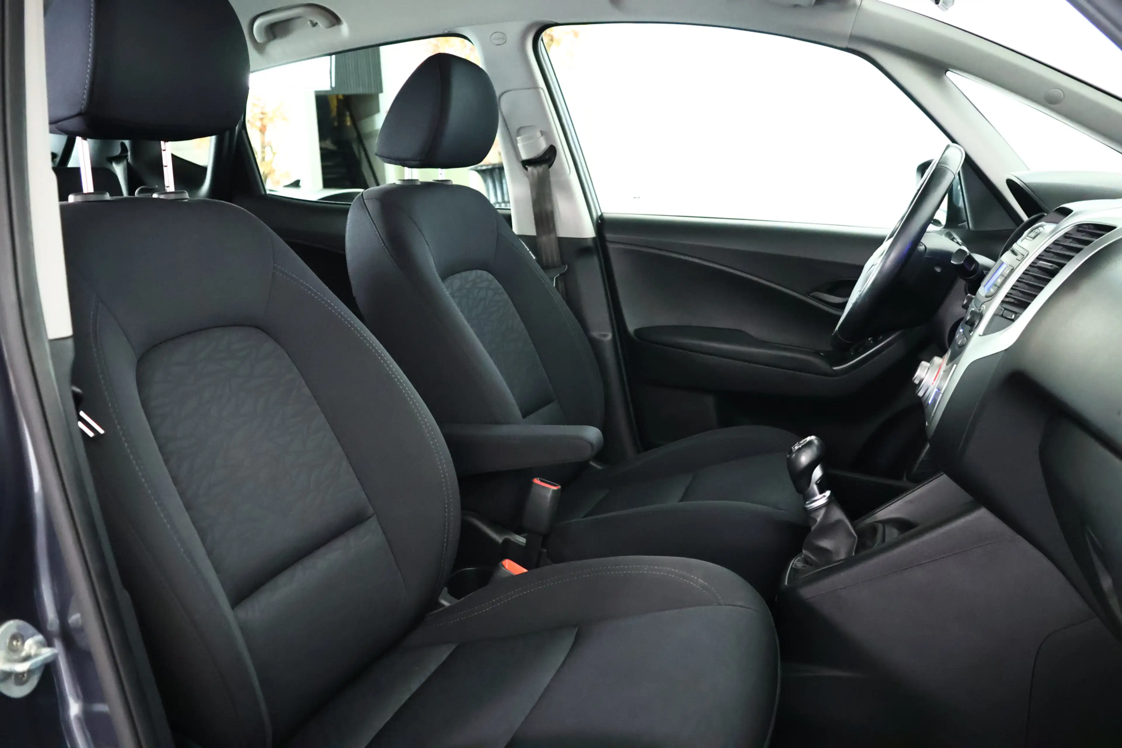 Hyundai iX20 1.6i Go! Airco / Bluetooth / PDC / Stuurverwarming — photo 14