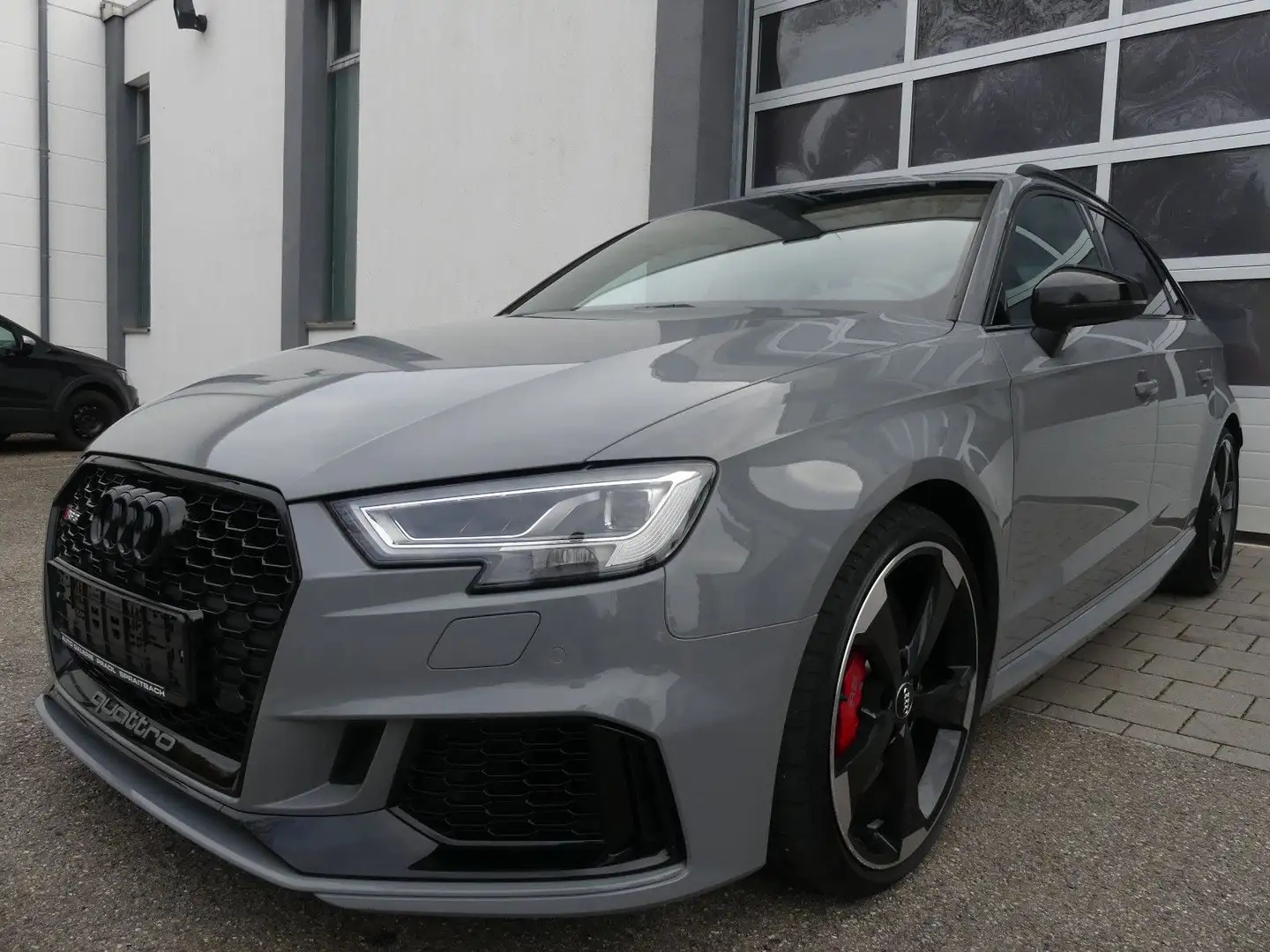 Audi RS3 Sportback RS Sitze+AGA/Magnetic Ride/Kamera Gris - 1