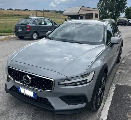 Volvo V60 Cross Country V60 II 2023 Cross Country2.0 b4 Core awd auto