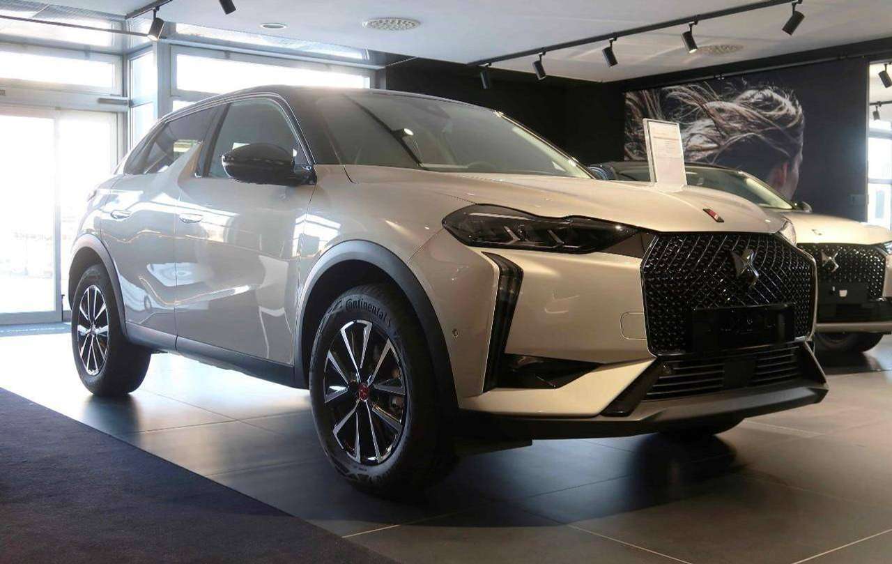 DS Automobiles DS 3 DS3 1.5 bluehdi Performance Line 130cv auto