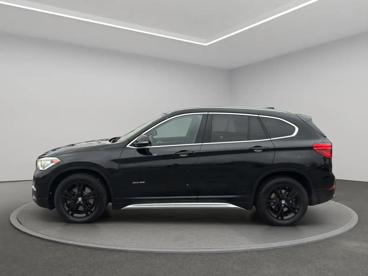BMW X1 photo BMW X1