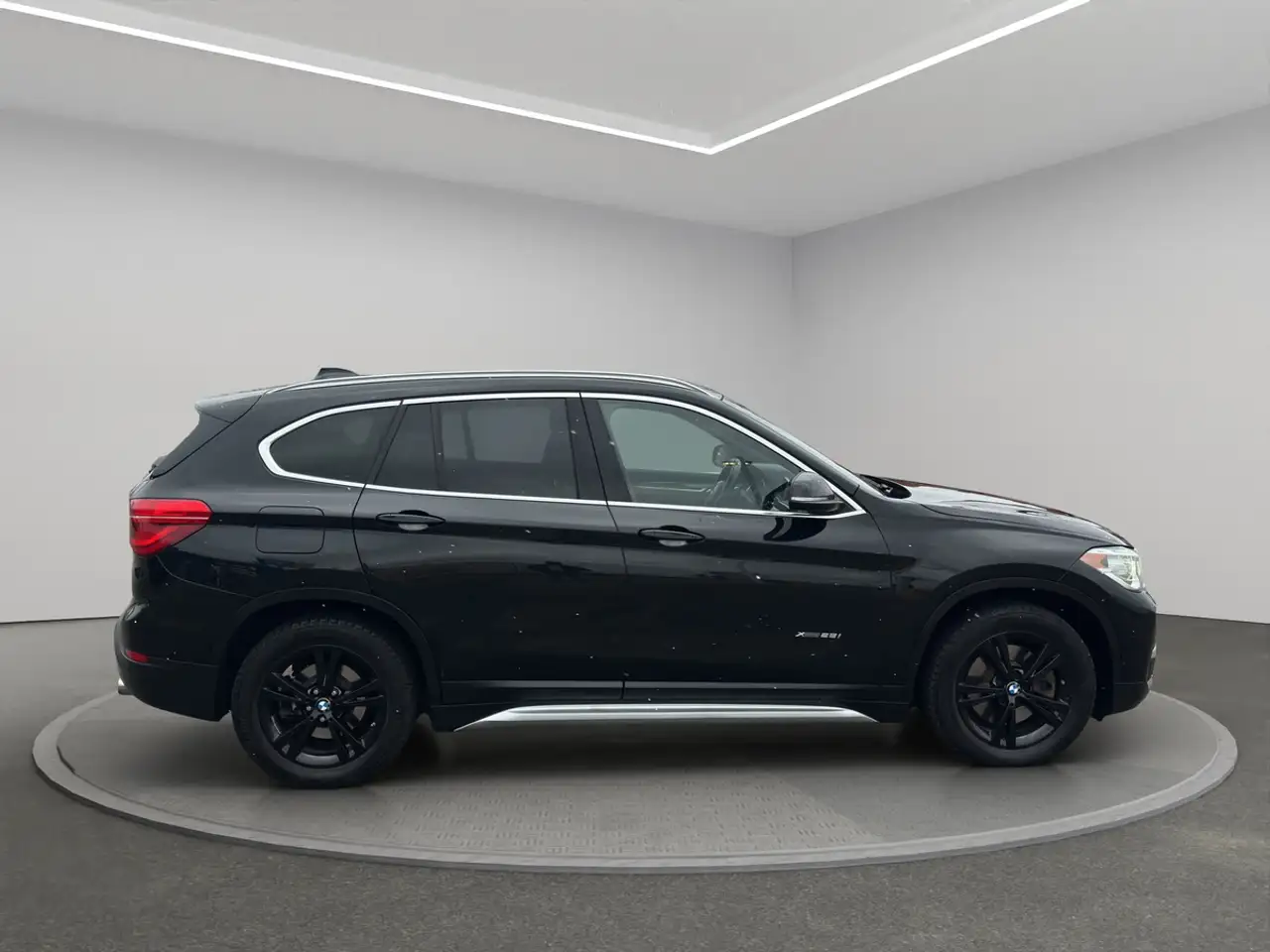 BMW X1 photo BMW X1
