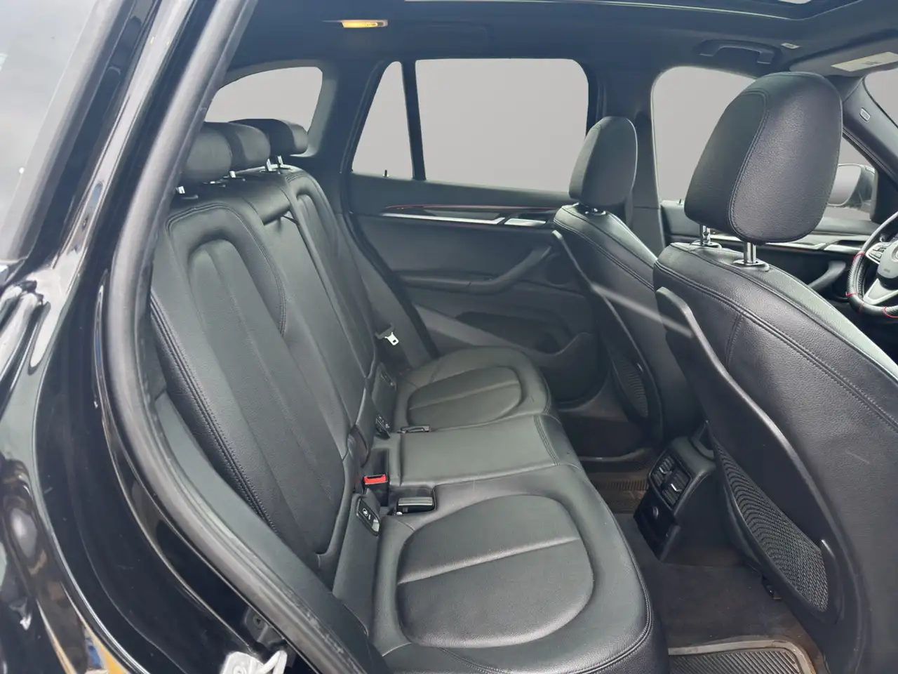 BMW X1 photo BMW X1