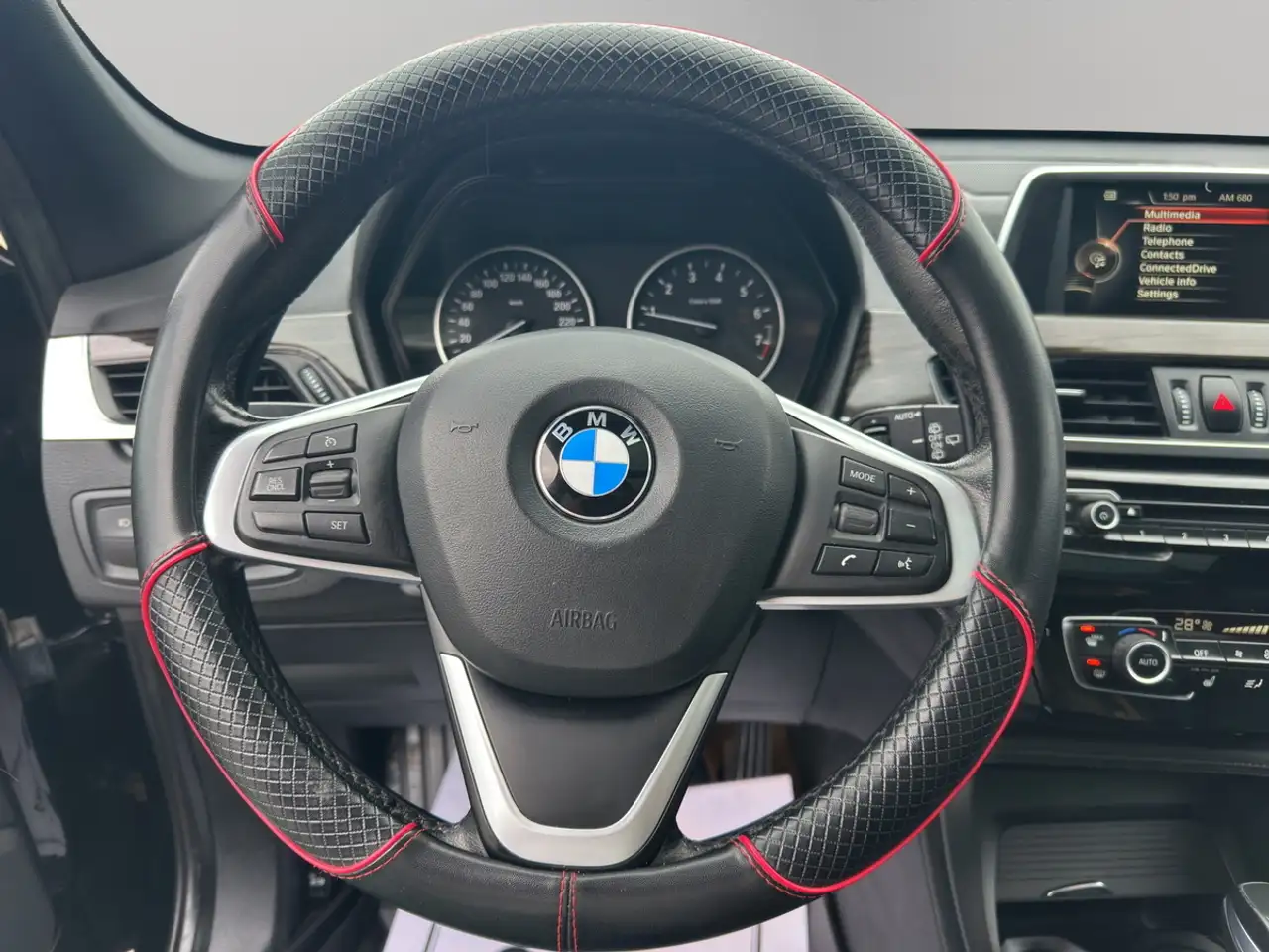 BMW X1 photo BMW X1