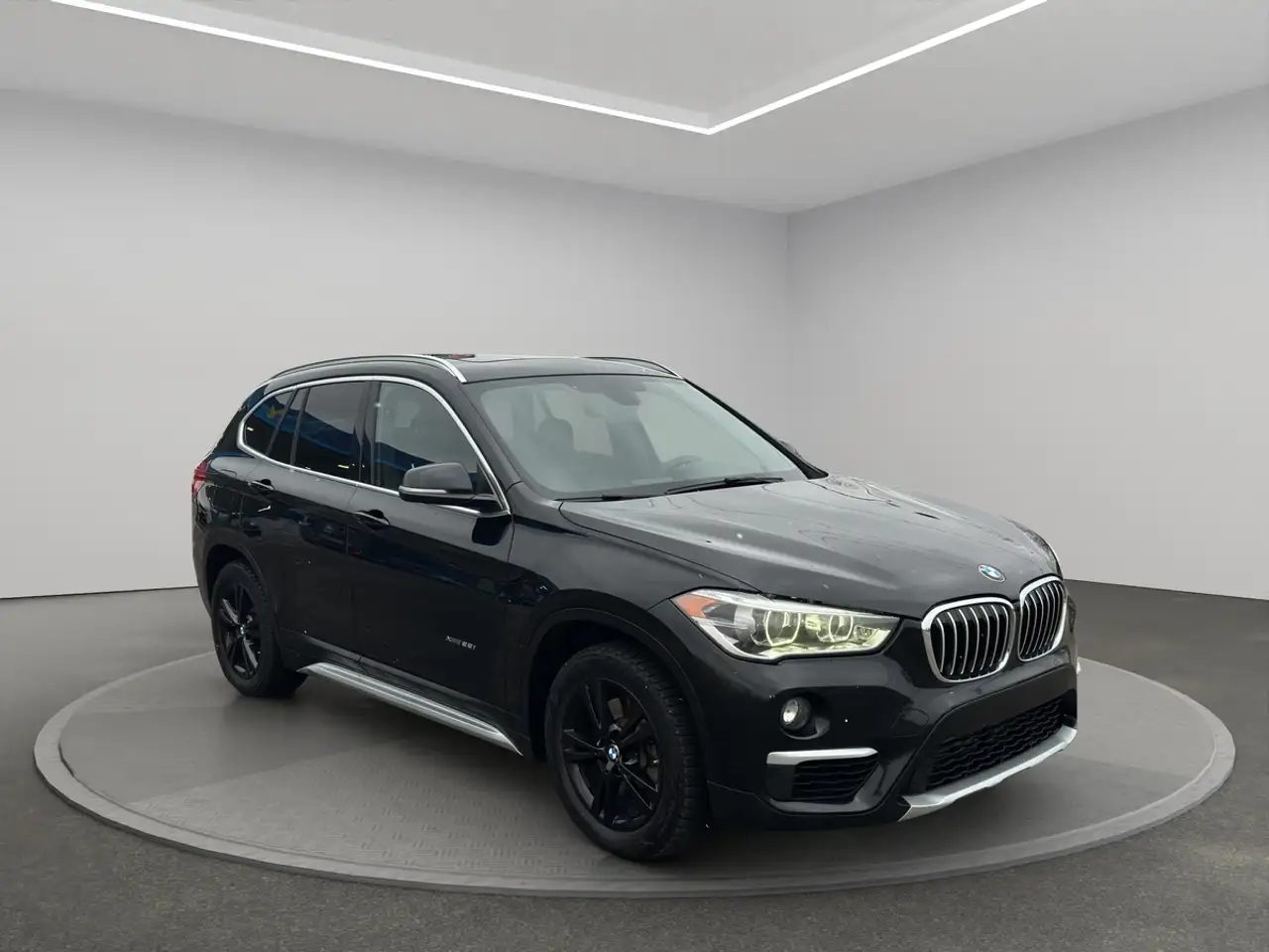 BMW X1 photo BMW X1