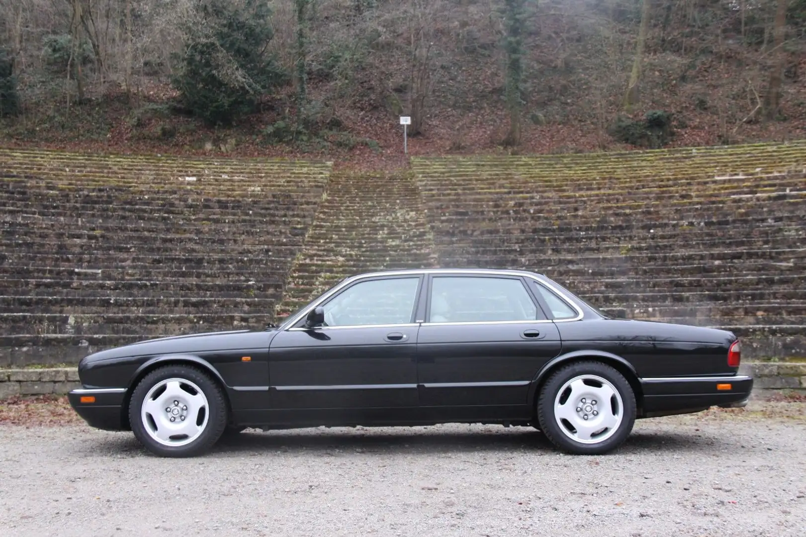 Jaguar XJ6 mit 2 Jahren Garantie Negro - 2
