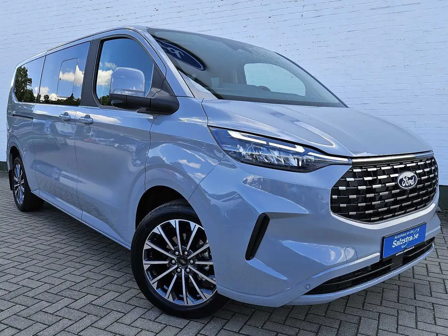 Ford Tourneo Custom L2 Autm. Titanium X*AHK*FGS* Grau - 2