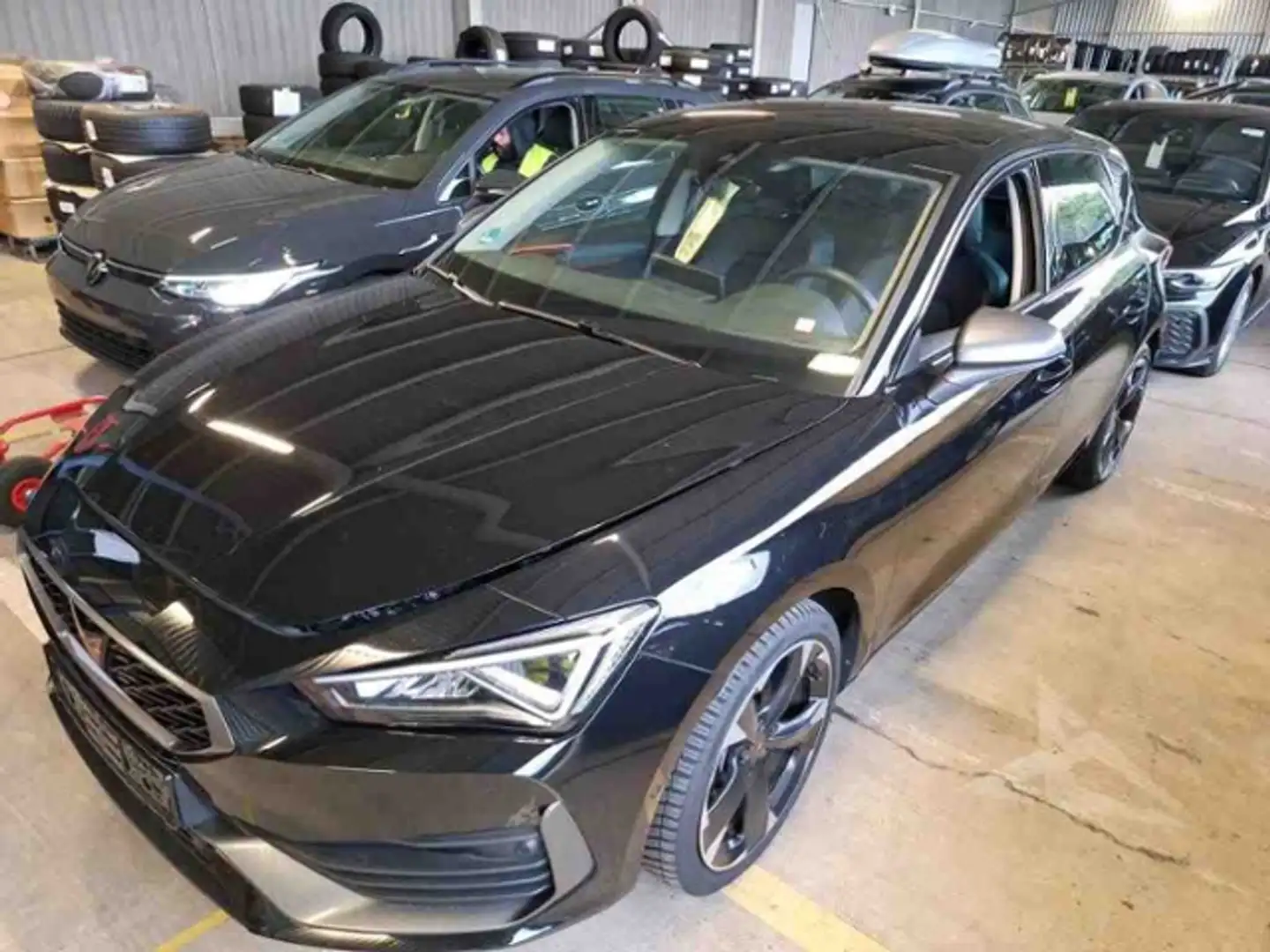 CUPRA Leon 1.5 eTSI DSG LED+NAVI+KAMERA+ACC+SIHZ.+PDC+ Schwarz - 2