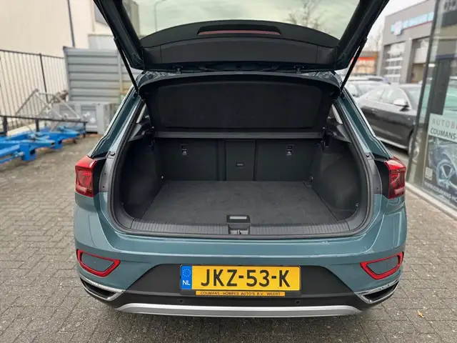 Volkswagen T-Roc view 10