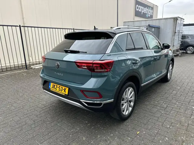 Volkswagen T-Roc view 7