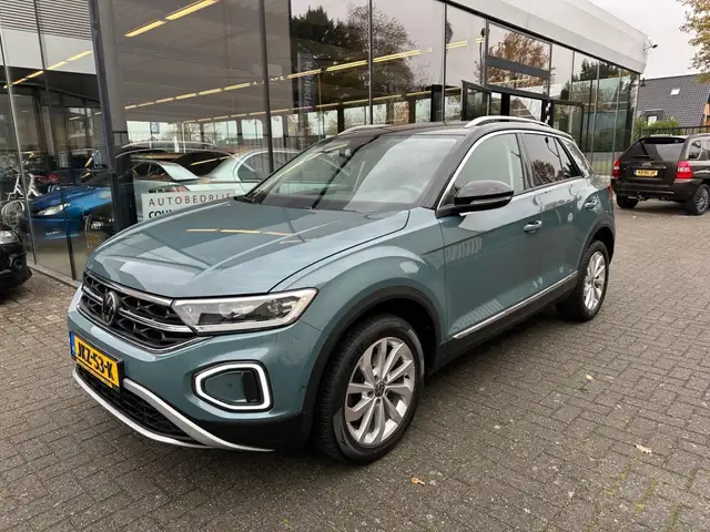 2022 Volkswagen T-Roc in Blue for sale