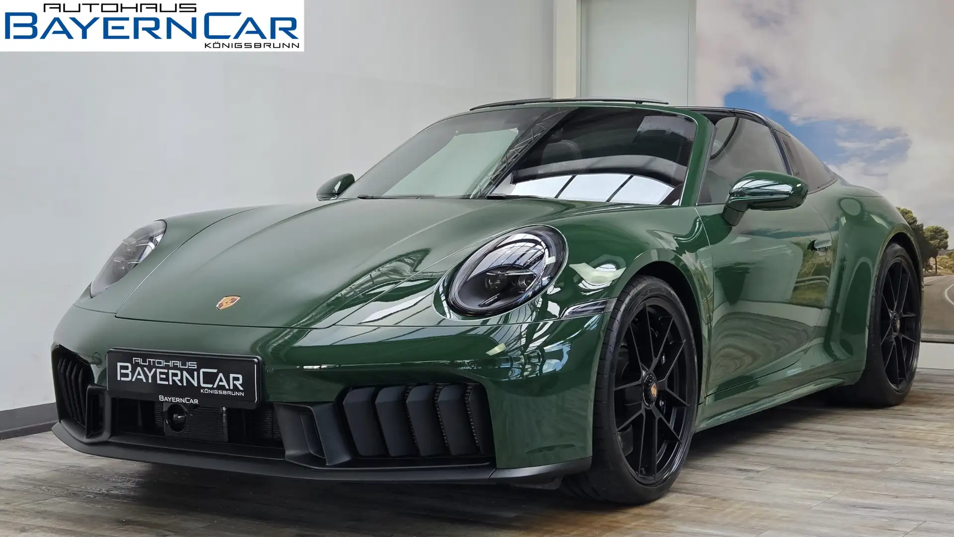 Porsche 992 Targa 4 GTS Irishgreen Matrix Lift SportDes Grün - 1