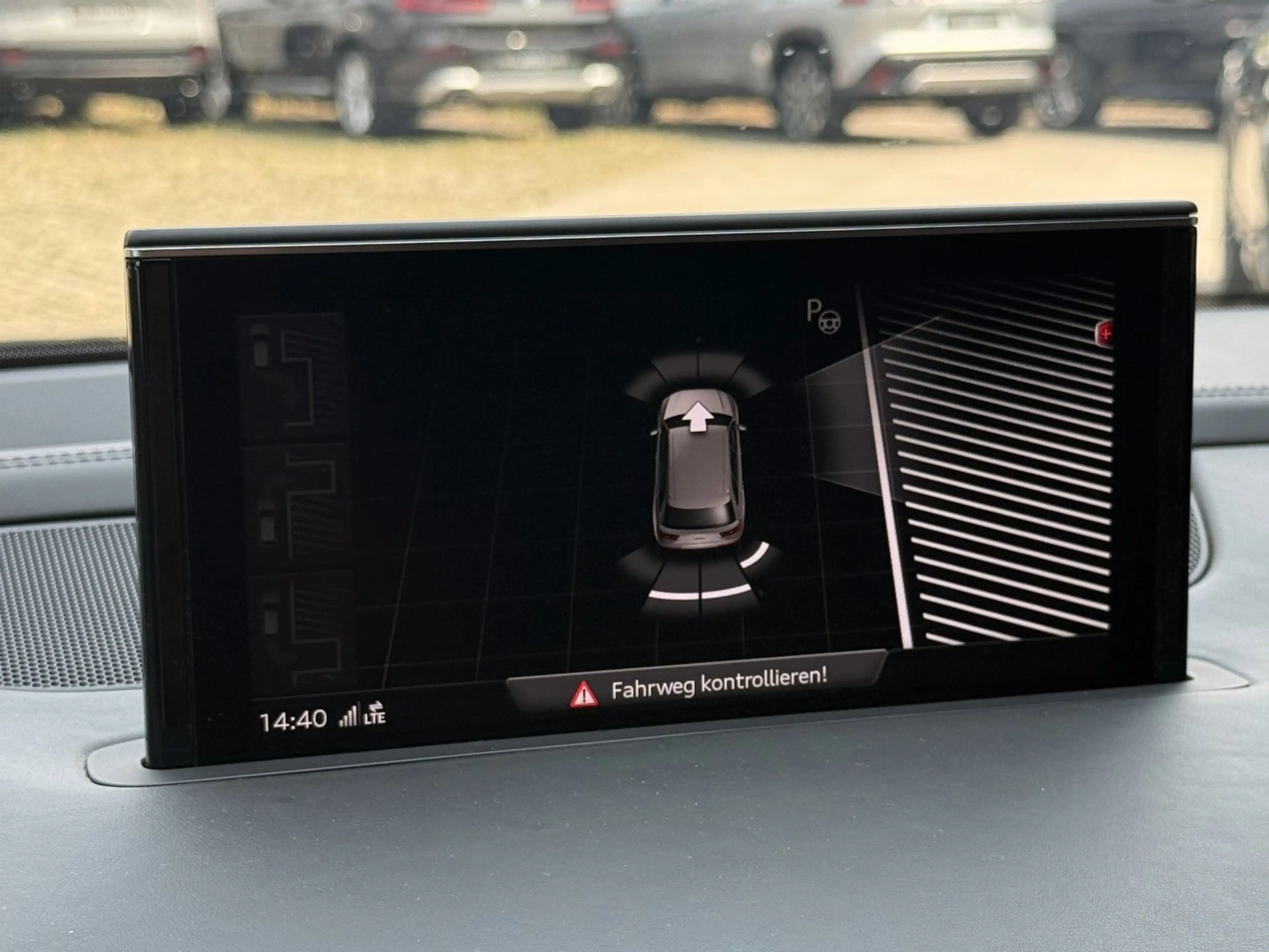 Audi SQ7 4.0TDI qua EXCLUSIVE 7sitze *MEGA AUSST* 22" — photo 44