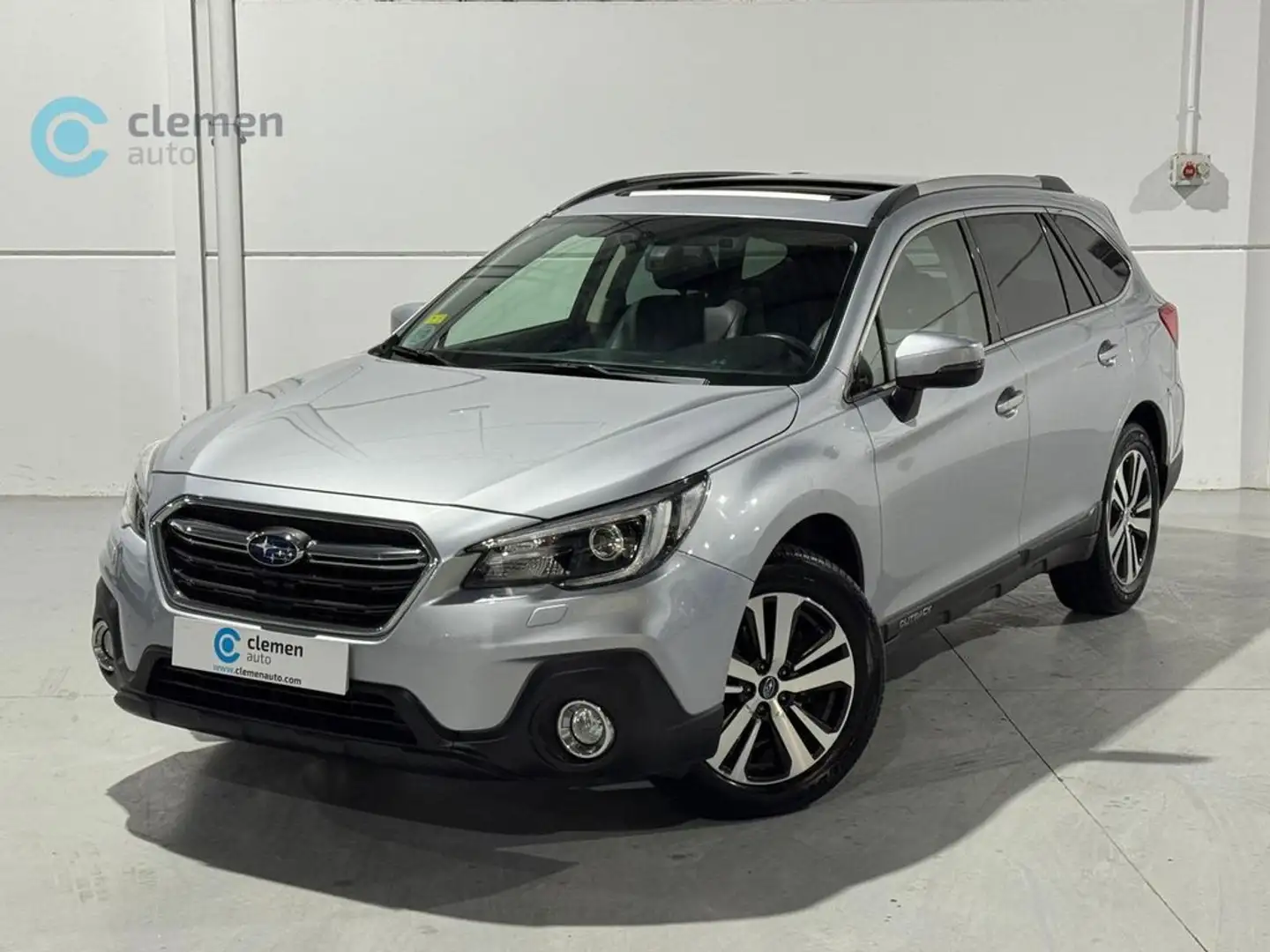 Subaru OUTBACK 2.5i Executive Plus S Black Edition CVT Grijs - 1