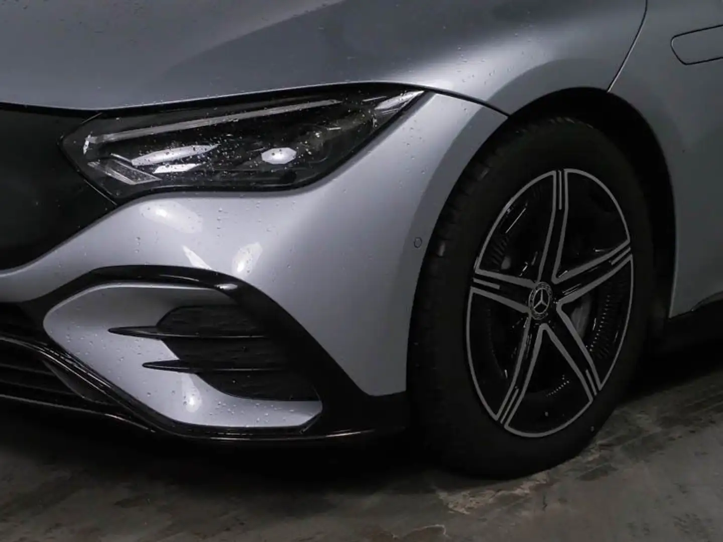 Mercedes-Benz EQE 500 4M AMG 2x+Airmatik+22KW+ENERGIZING AIR Silber - 2