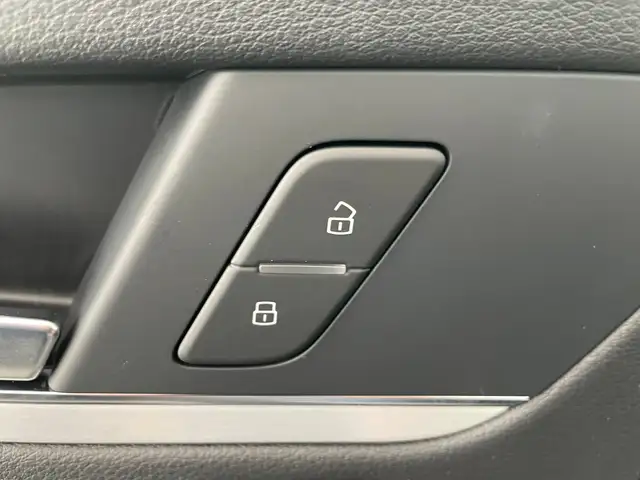 Audi Q5 view 11