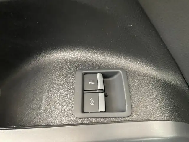 Audi Q5 view 12