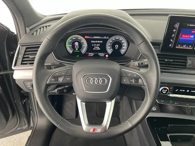 Audi Q5 view 14