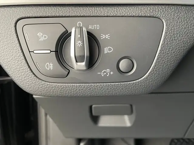 Audi Q5 view 13