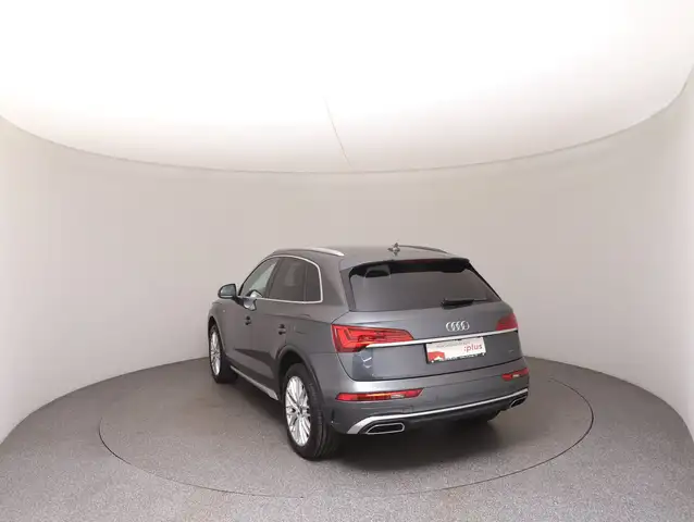 Audi Q5 view 6