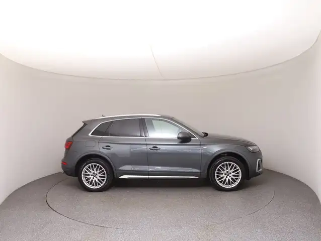 Audi Q5 view 5