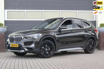 BMW X1 SDrive20i High Executive | Trekhaak | Head-up |