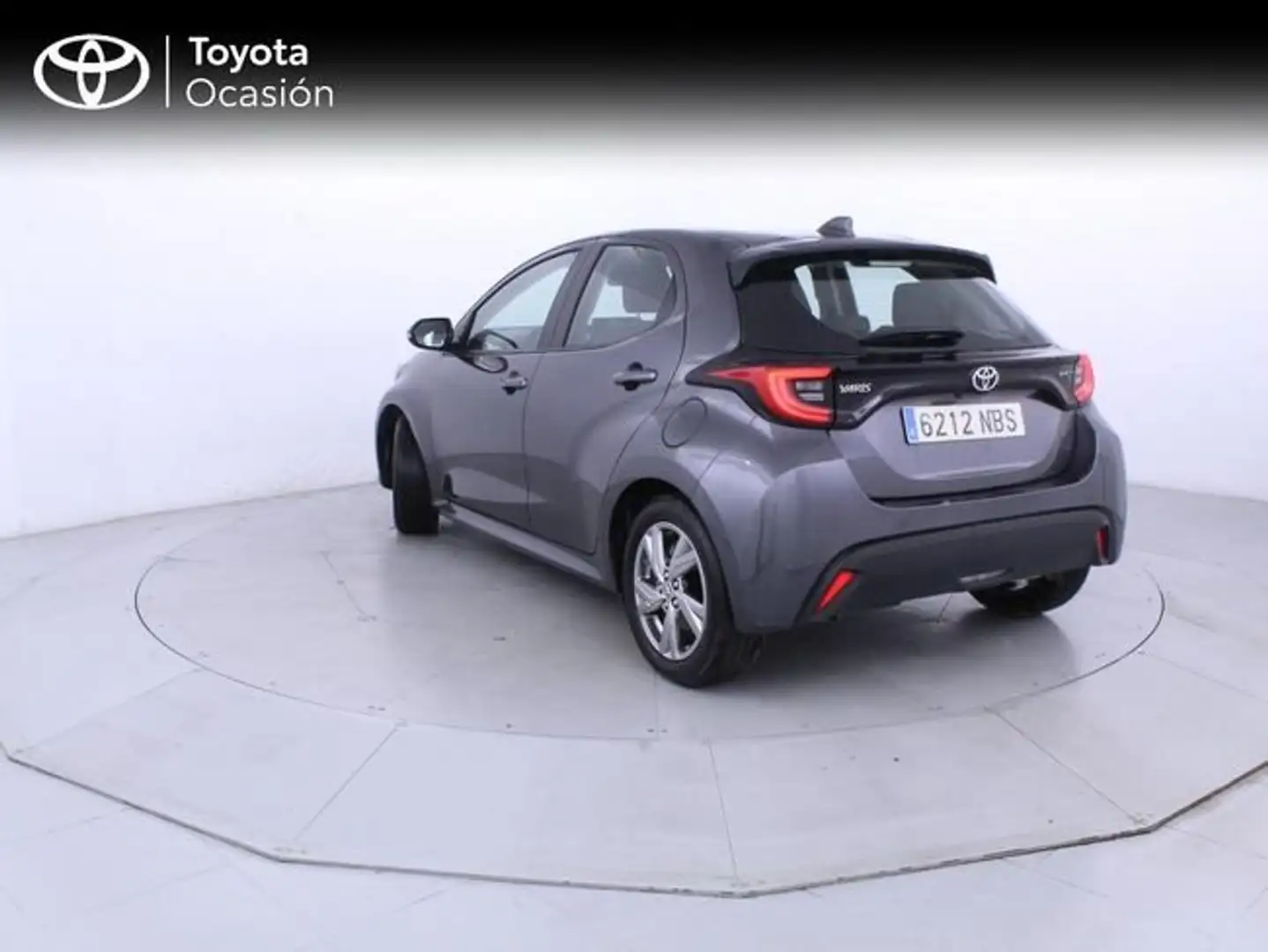 Toyota Yaris 1.5 120H Active Plus Gris - 2