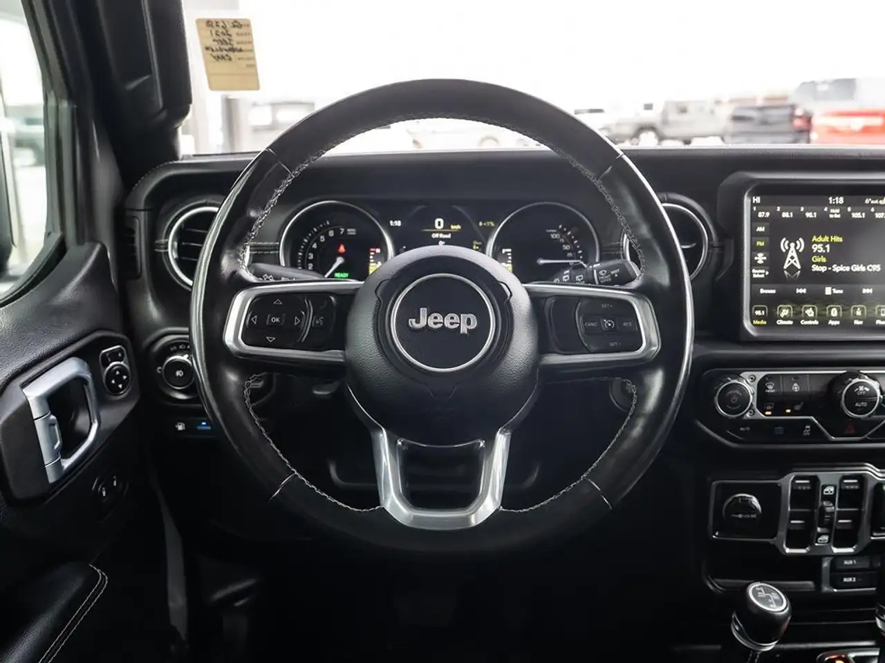 Jeep Wrangler снимка Jeep Wrangler