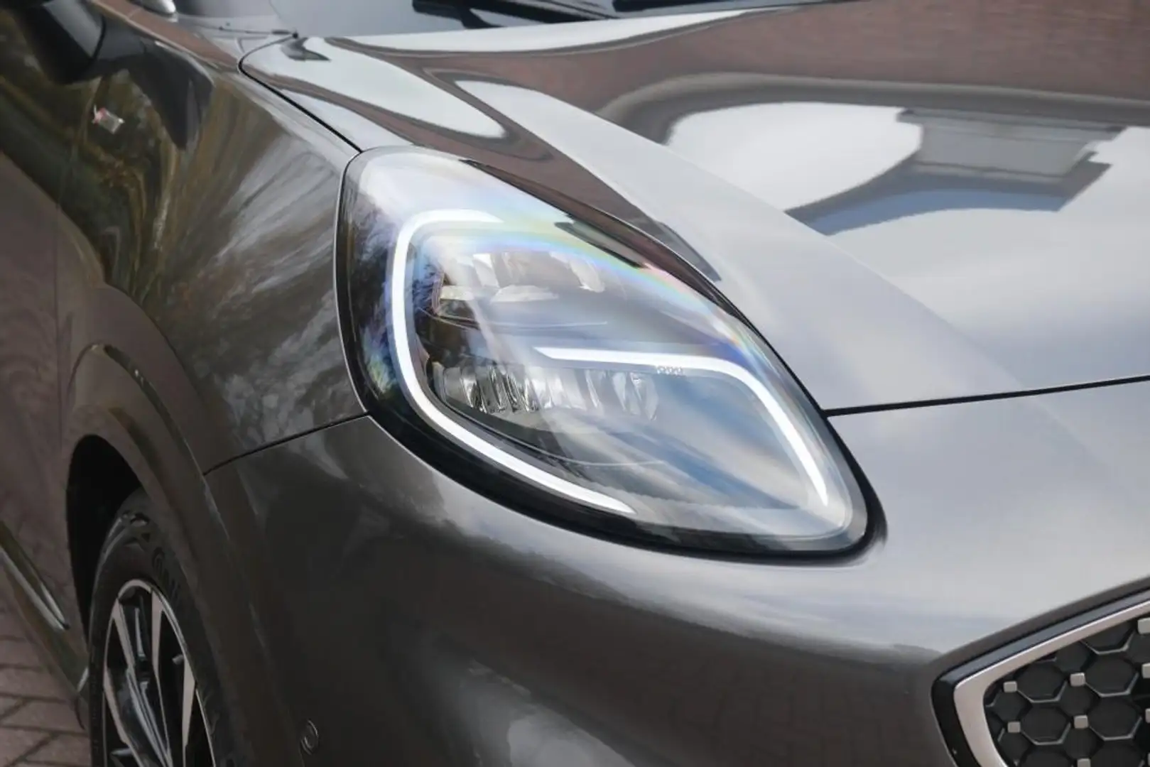 Ford Puma 1.0 EcoBoost Hybrid 125pk Aut. ST-Line Vignale | N Gris - 2