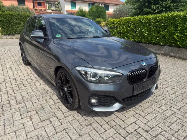 BMW 120 M-Sport black shadow - Book service BMW