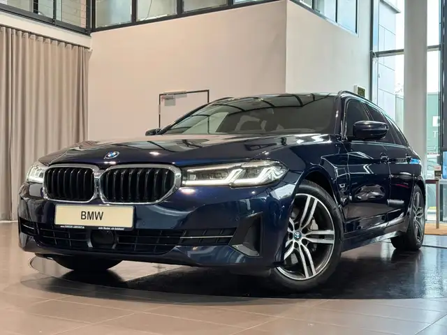 BMW 530 e xDrive CockpitProf Leder H&K HUD AHK ACC