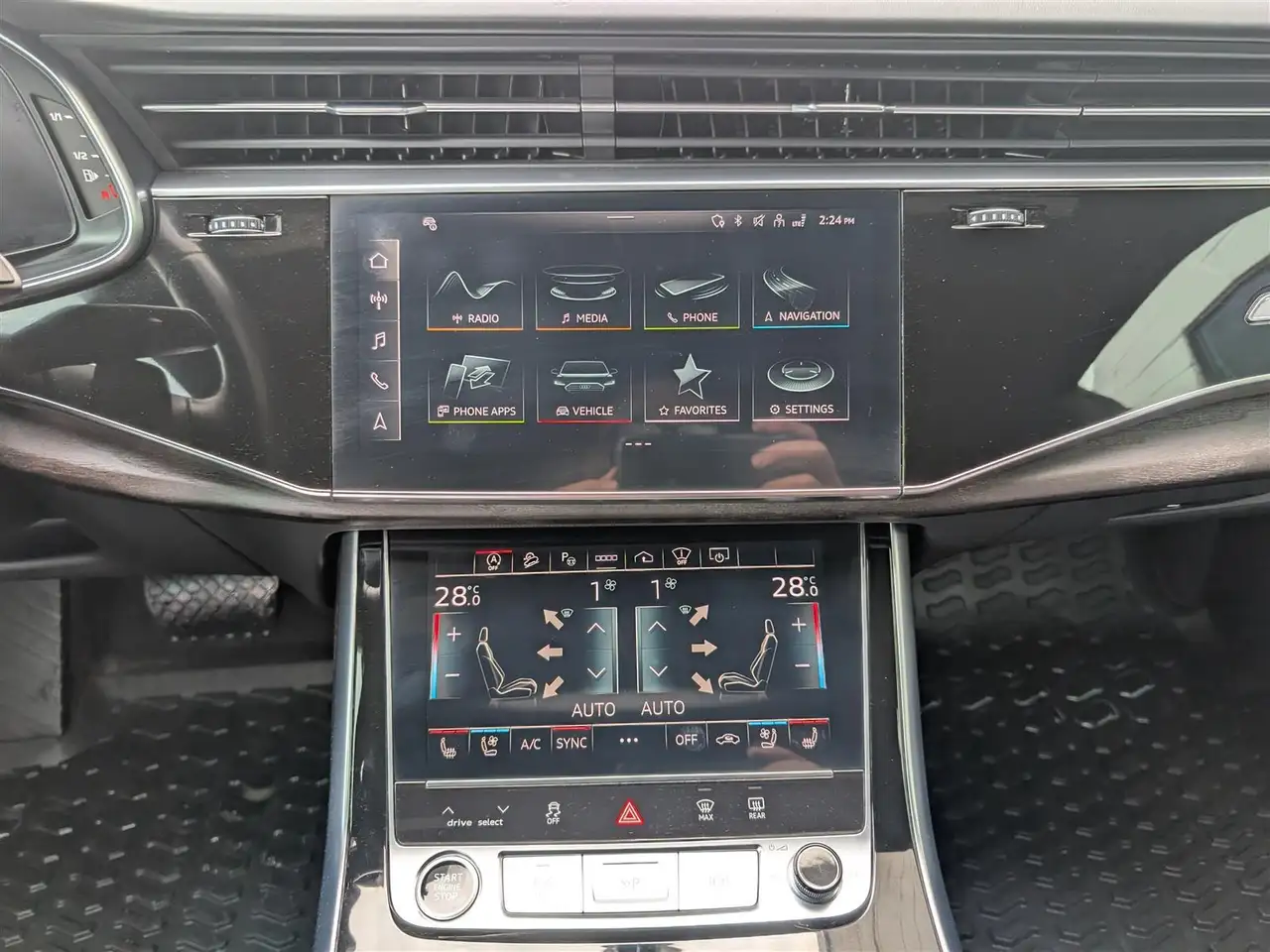 Audi Q8 photo Audi Q8