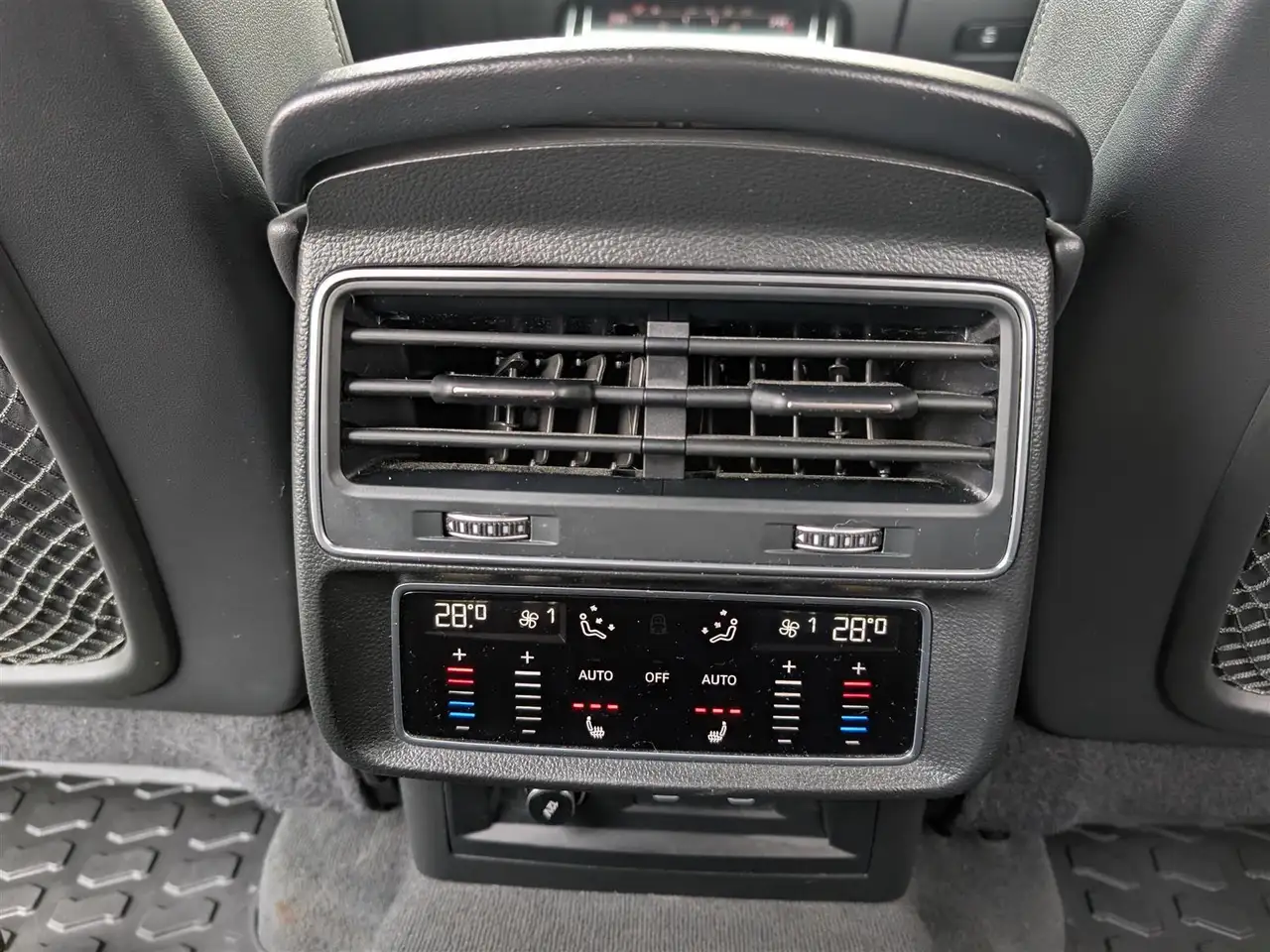 Audi Q8 photo Audi Q8