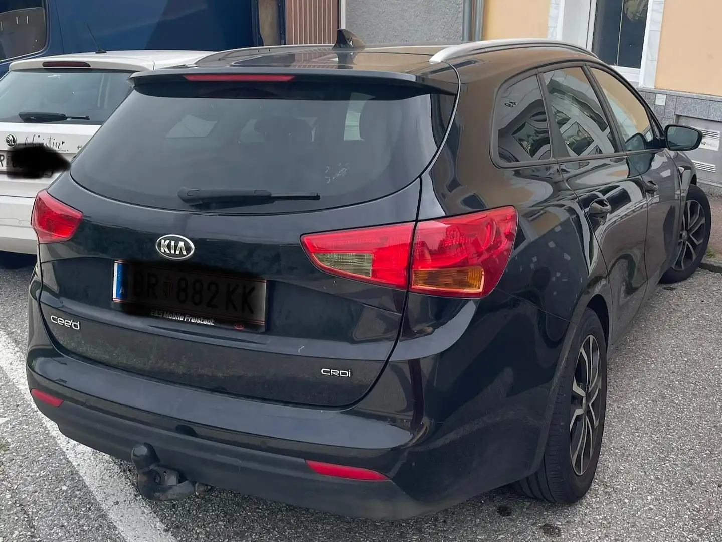 Kia Ceed / cee'd cee'd 1,4 CRDi Silber Silber Schwarz - 2