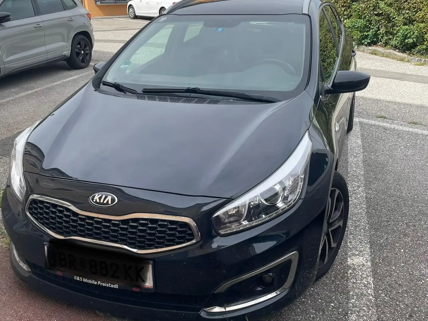 Kia Ceed / cee'd cee'd 1,4 CRDi Silber Silber Schwarz - 1