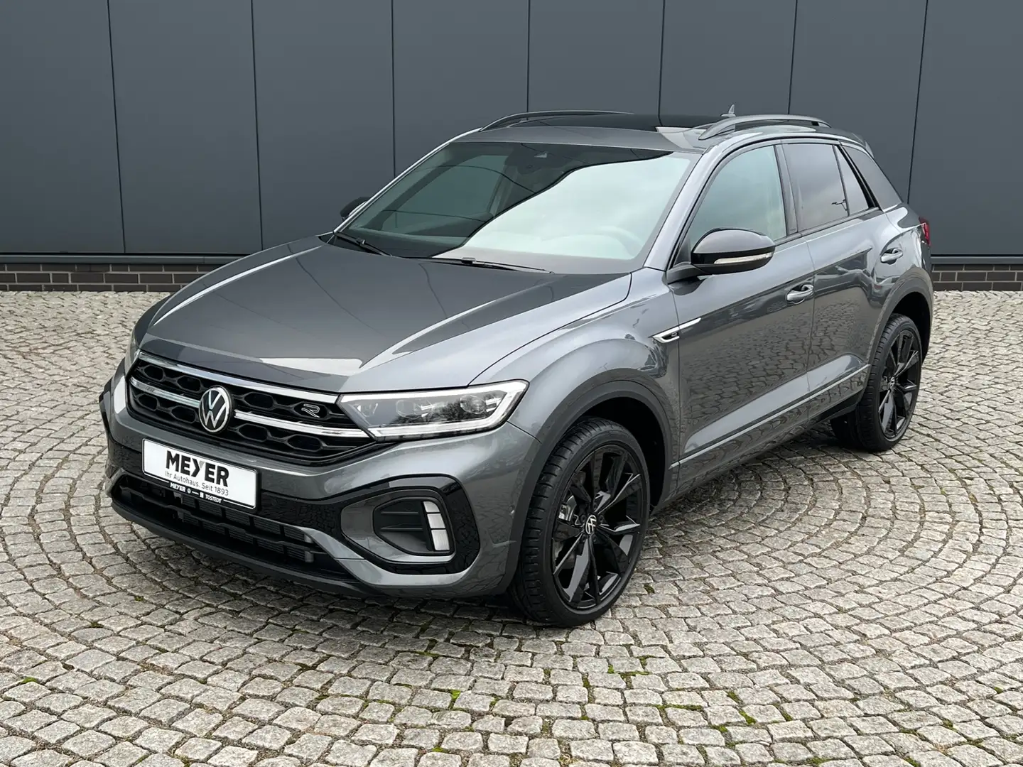 Volkswagen T-Roc R-Line 1.5 TSI DSG *Black Style, Pano, 19"-LM* Grau - 2